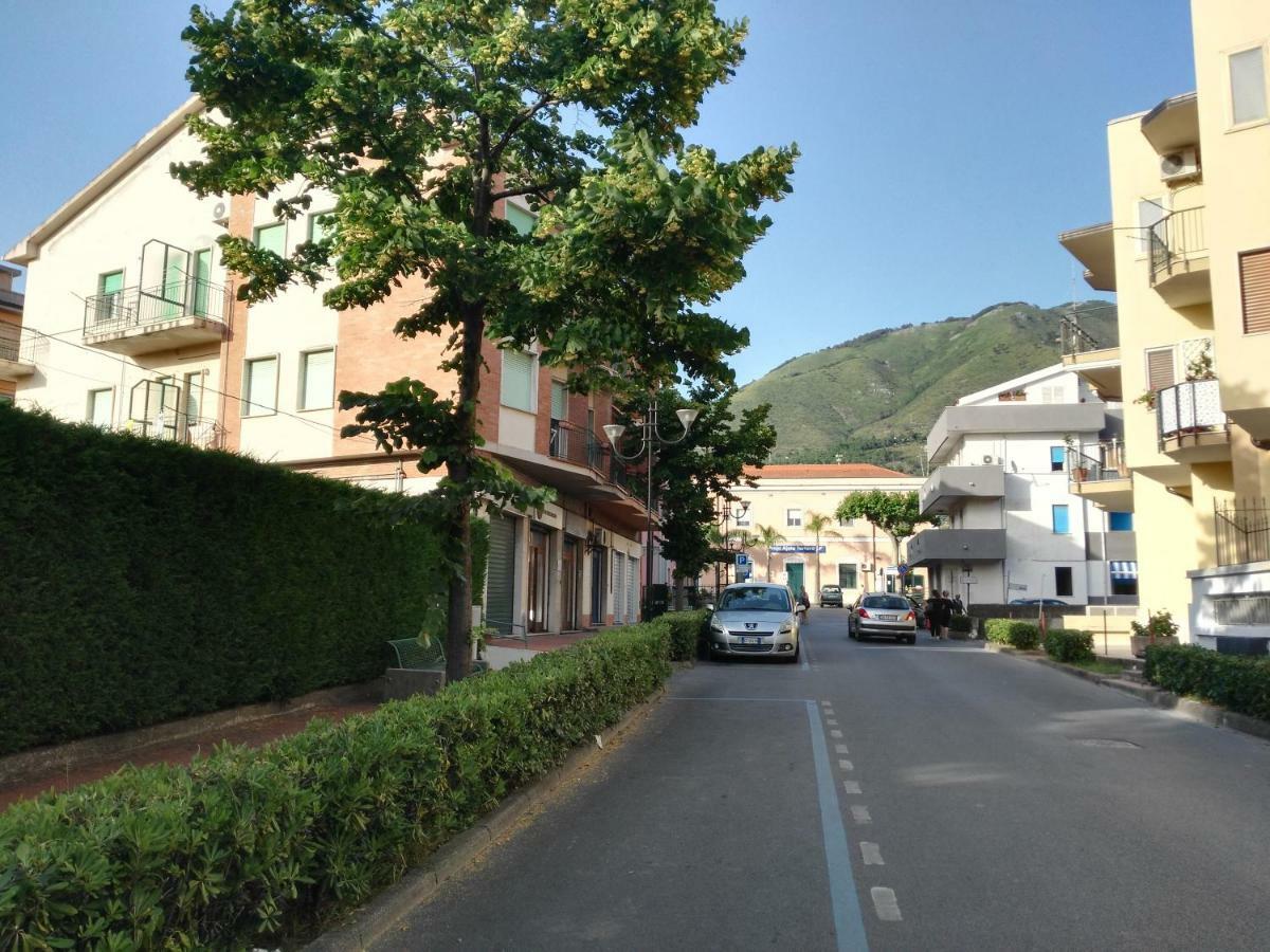 Via Stazione 5 Appartement Praia a Mare Buitenkant foto